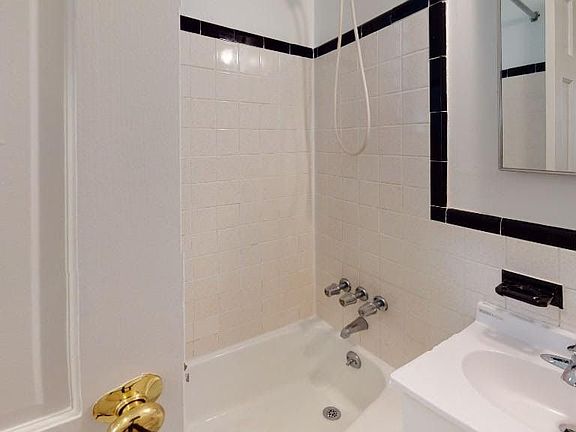 5th image of 246 W 22nd St #A11