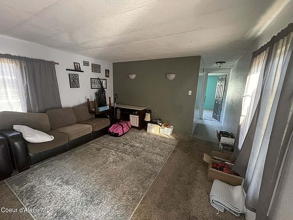 3rd image of 8638 W Park Loop