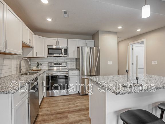 2nd image of 2921 S Harvard Ave #C