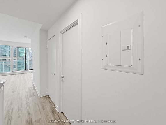 2nd image of 150 E Liberty St #618
