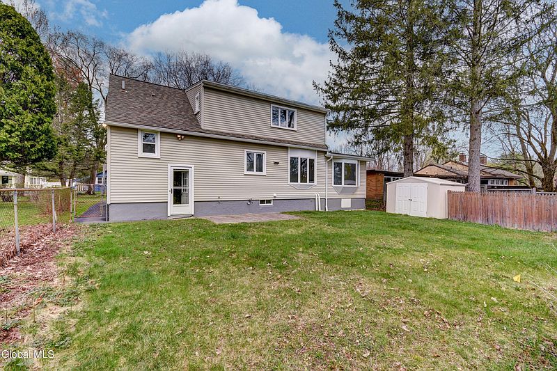 5th image of 968 New Scotland Road