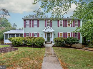 6857 Grande Ln, Falls Church, VA 22043