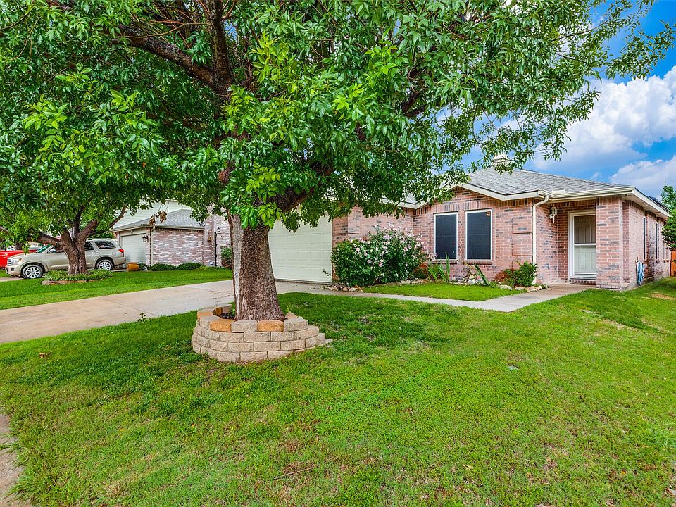 1st image of 2713 Peach Dr