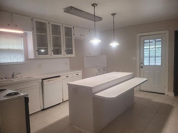 5th image of 418 Louisiana Ave #1