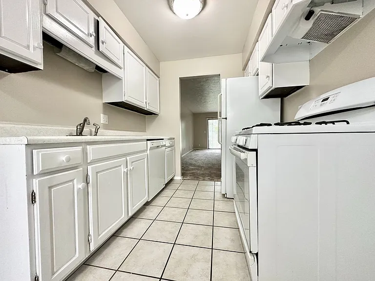 301 S Regency Dr — Photo 21