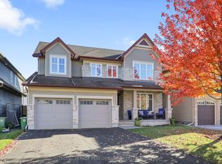 815 Slatterys Field St, Ottawa, ON K1T 0J1