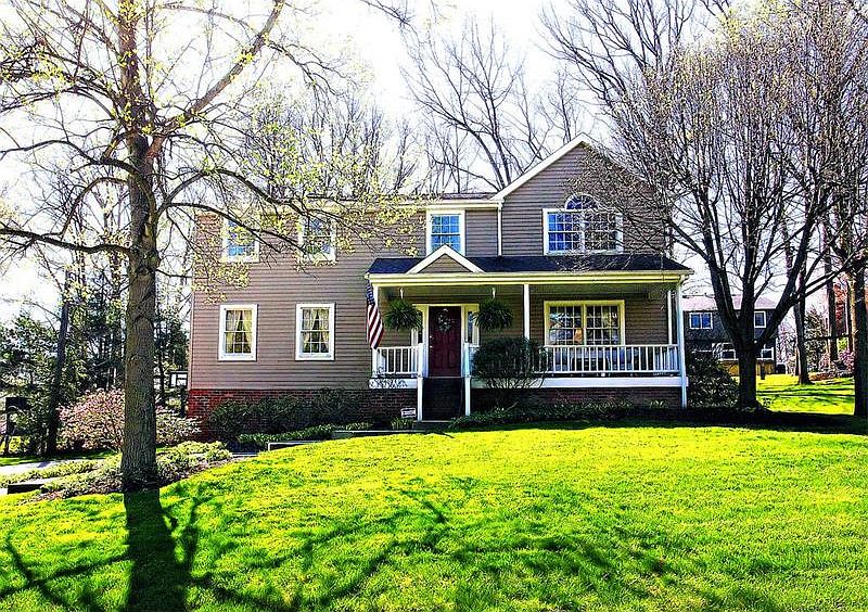 1st image of 704 Nottingham Ct