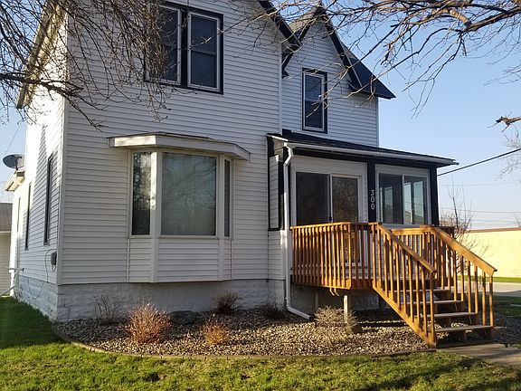 3rd image of 300 Irvin St