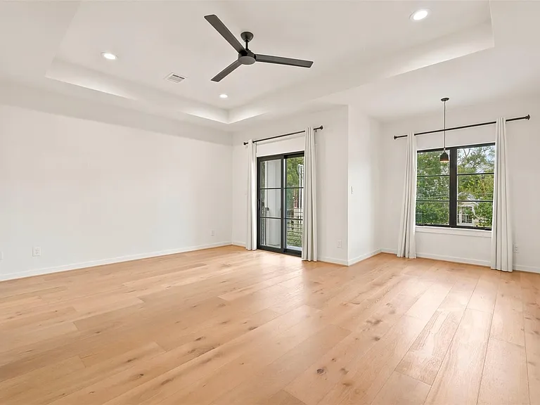 1435 Lawrence St — Photo 15
