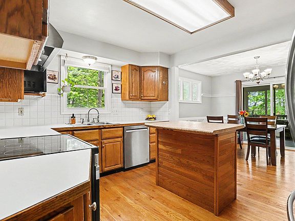 3rd image of 24234 Oak Ln