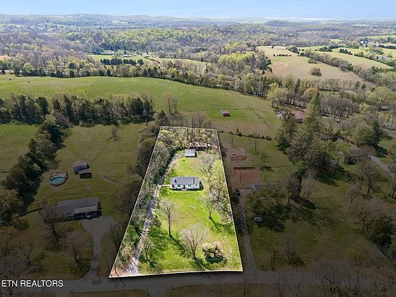 5th image of 1441 Roberson Springs Rd