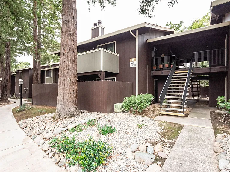 Fulton Woods — Photo 35
