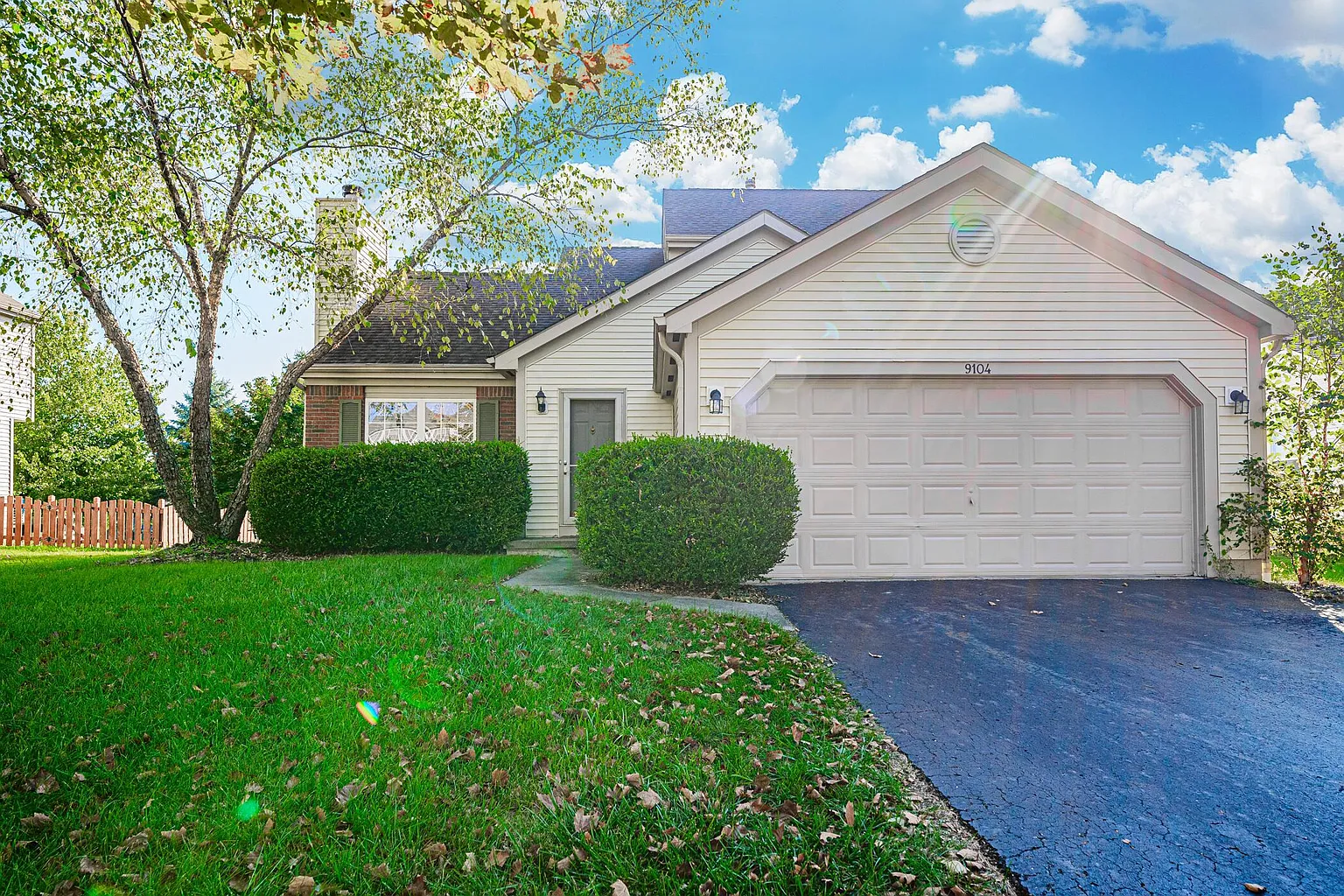 9104 Longstone Dr photo 1