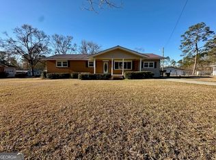 98 E Brewton St, Mc Rae, GA 31055