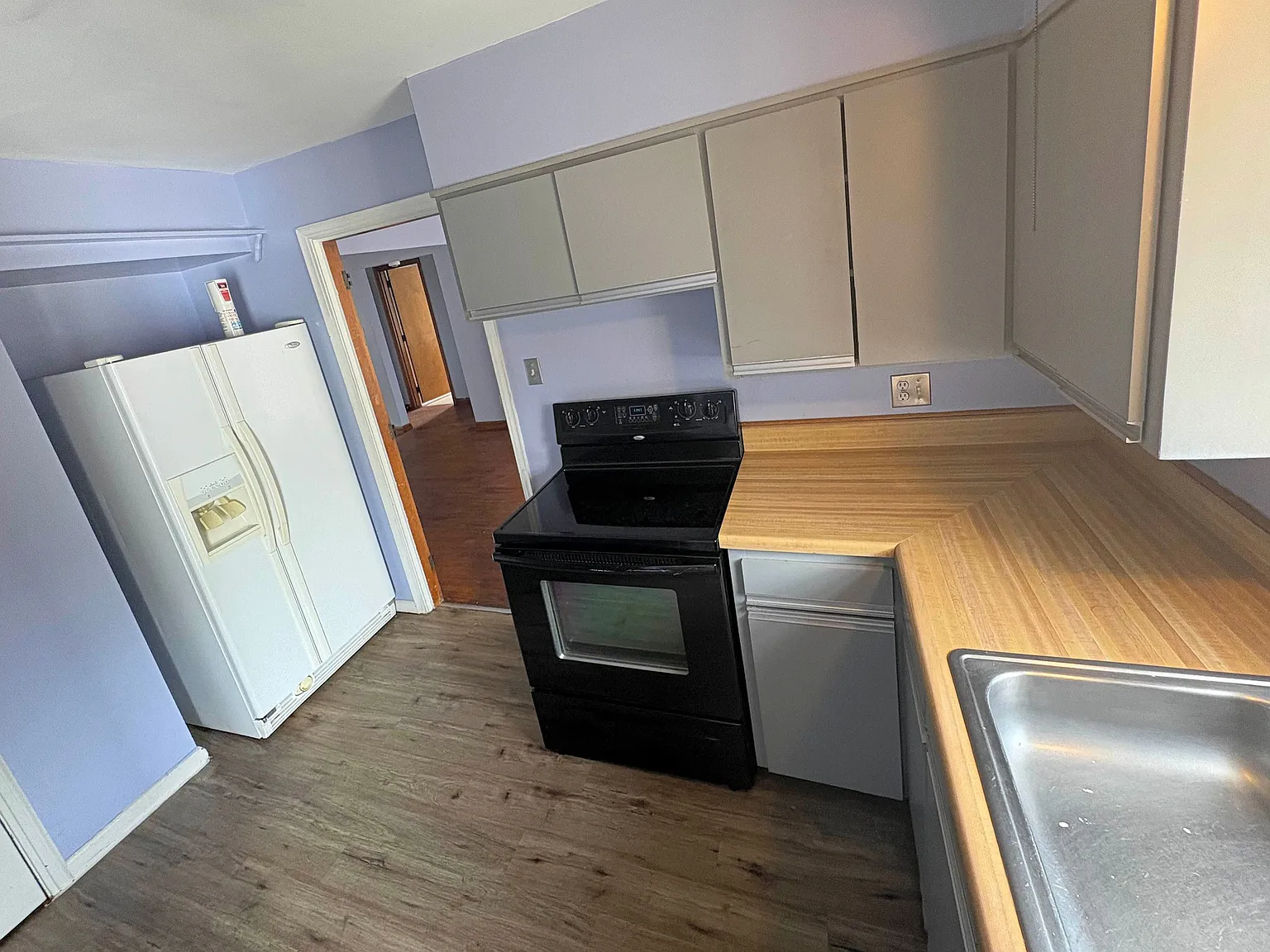 2421 Riverside Dr — Photo 3
