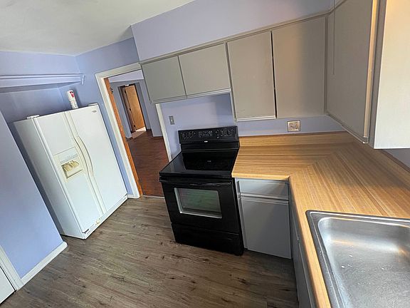 3rd image of 2421 Riverside Dr #1