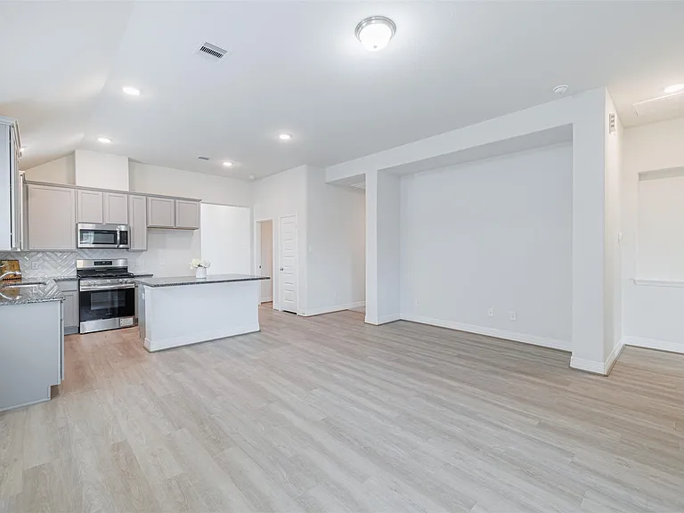33118 School Hill Rd — Photo 12