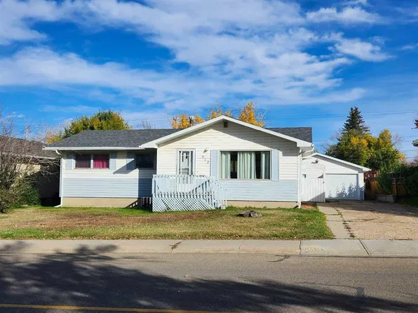 912 W 11th St SE, Drumheller, AB T0J 0Y7