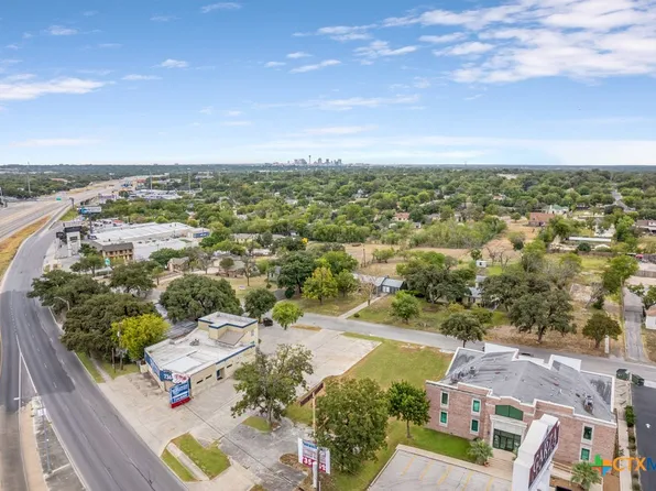5814 W Interstate Highway 10, San Antonio, TX 78201