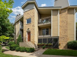 2260 Ridge Dr APT 22, Saint Louis Park, MN 55416