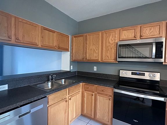 4th image of 8072 Pacific Beach Dr