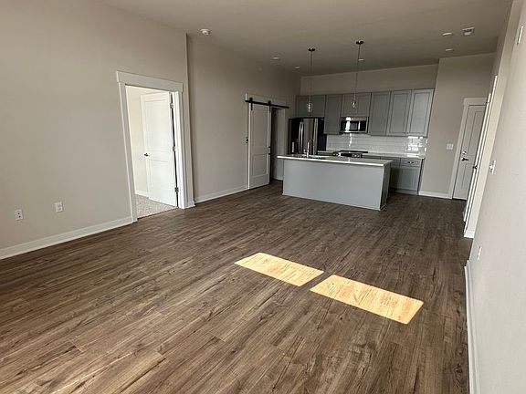 4th image of 1305 Plaza Ct #308