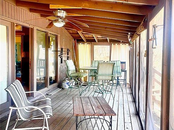4th image of 62 SE Lakeside Dr