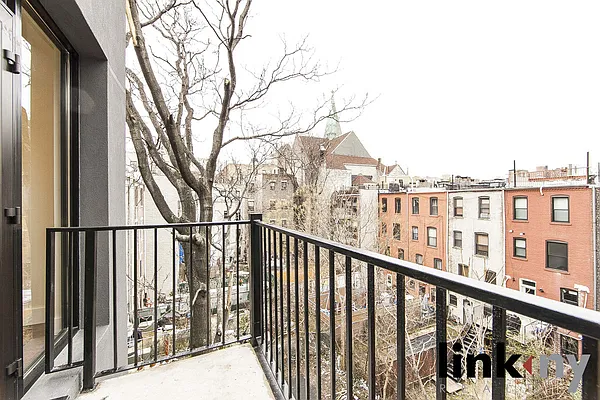 Rented by Link NY Realty | media 40