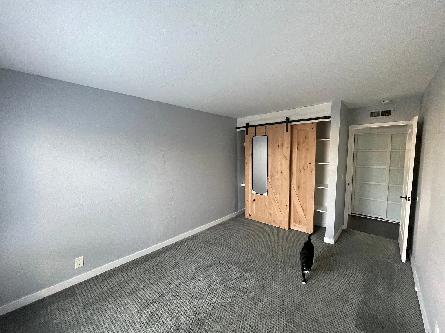 2 bed, 1077 sqft, $1,400 — Photo 2