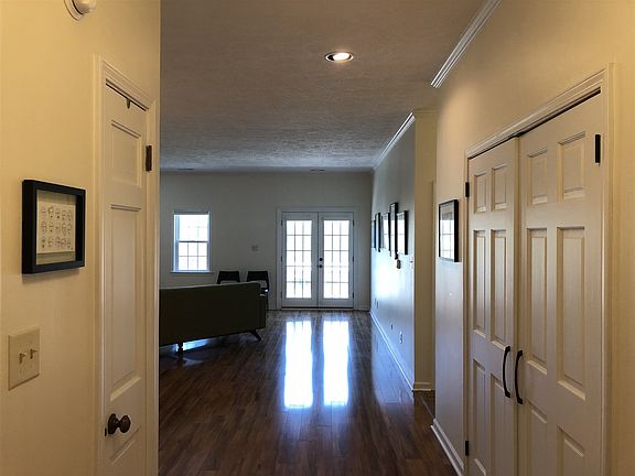 4th image of 2604 E 2nd St #B5