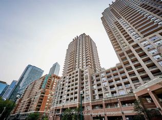 909 Bay St #416, Toronto, ON M5S 3G2