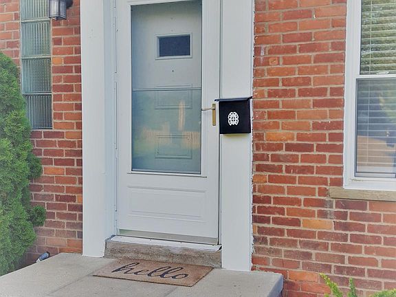 2nd image of 280 Parkview Dr