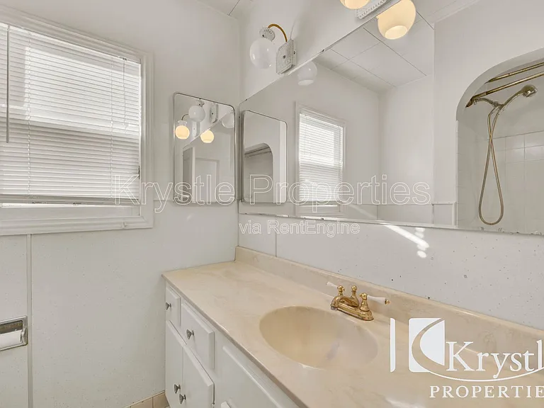 209 14th St — Photo 7