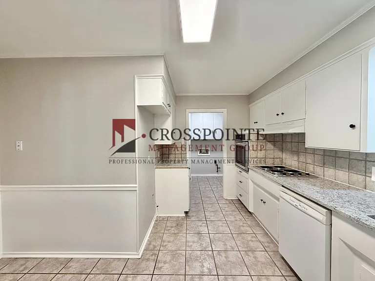 3014 Tower Dr — Photo 9
