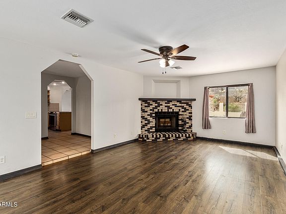 5th image of 785 W Santa Fe Drive