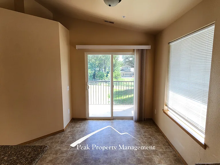 216 Ascent Ct #D — Photo 7