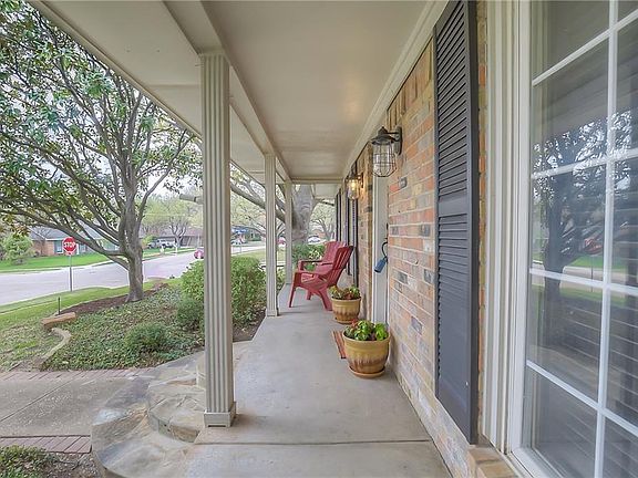 4th image of 328 Valley Cove Dr