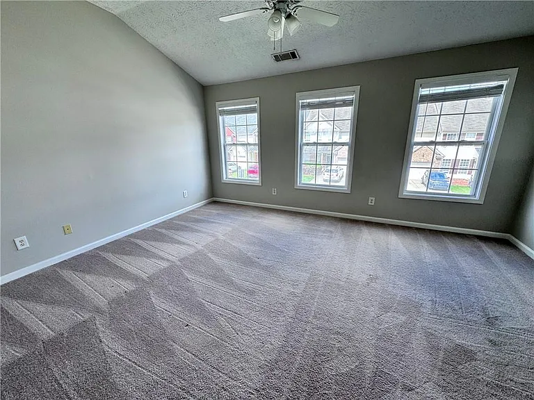 3044 Kentmere Dr — Photo 14
