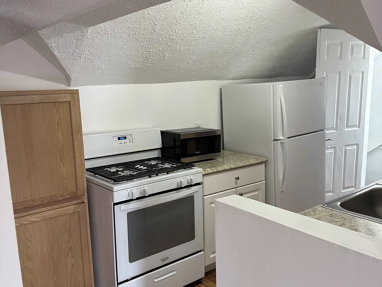 166 S Cherry St #3 — Photo 5