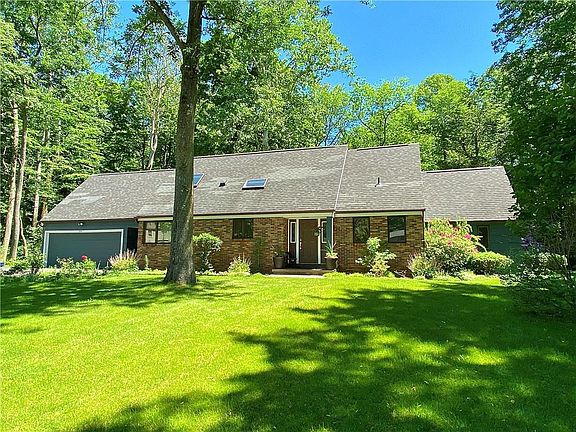 2nd image of 600 Shady Glen Cir