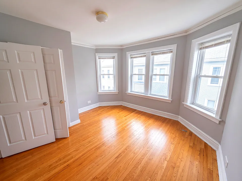 842 N Massasoit Ave #1E