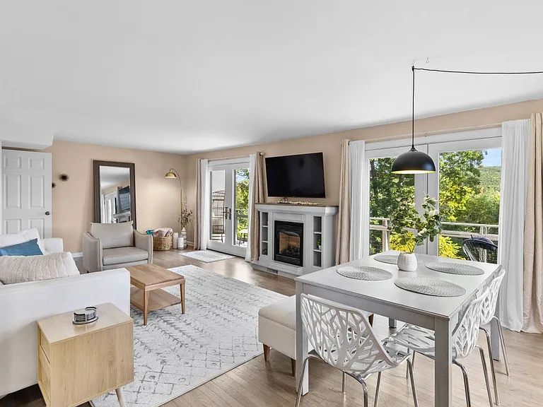 6 Harbour Ln — Photo 10