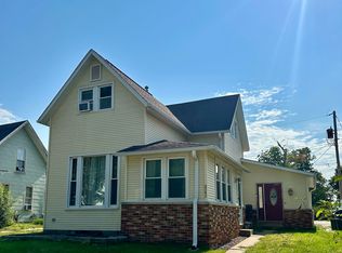 2209 Pershing Blvd, Clinton, IA 52732