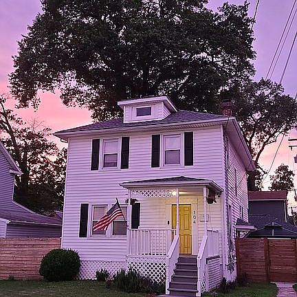 2nd image of 104 Oak Ln NW