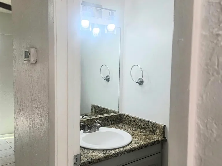 6828 Brentwood Stair Rd — Photo 11