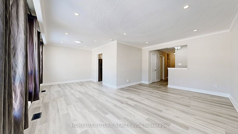 Toronto House for rent - 5 Bedrooms — photo 12