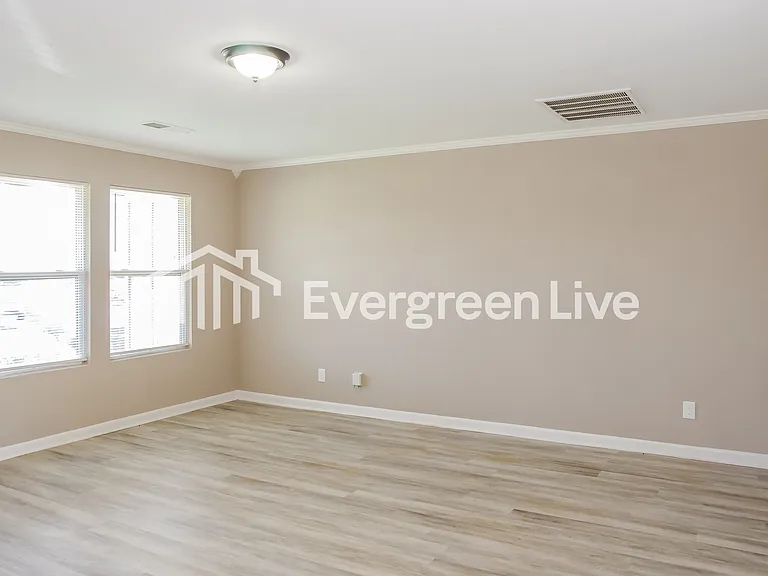 3193 Castlecreek Dr SW — Photo 3