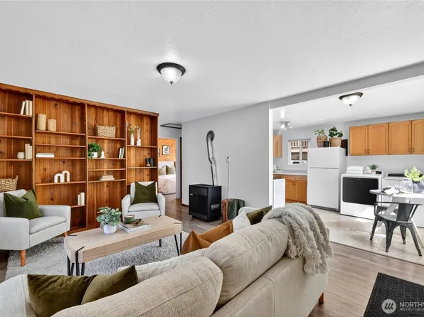 2827 SW Nevada Street, Seattle, WA 98126