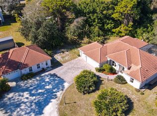 1040 Bayshore Dr, Englewood, FL 34223