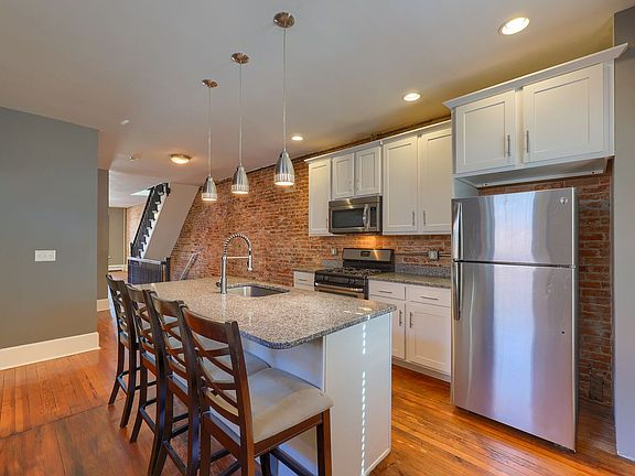 5th image of 1120 Green St #2